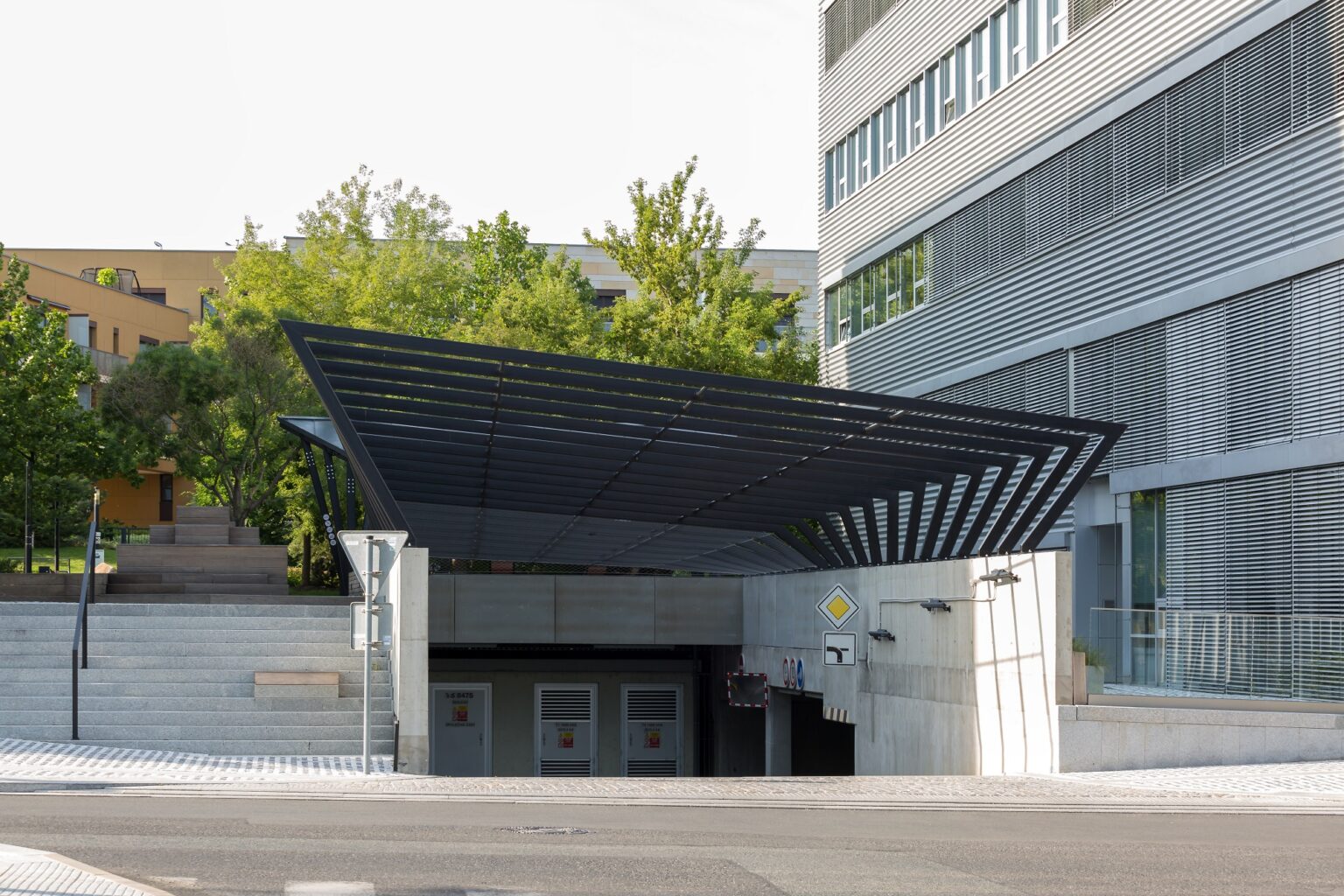 Zabezpečení vjezdu do garáže BB-Centra