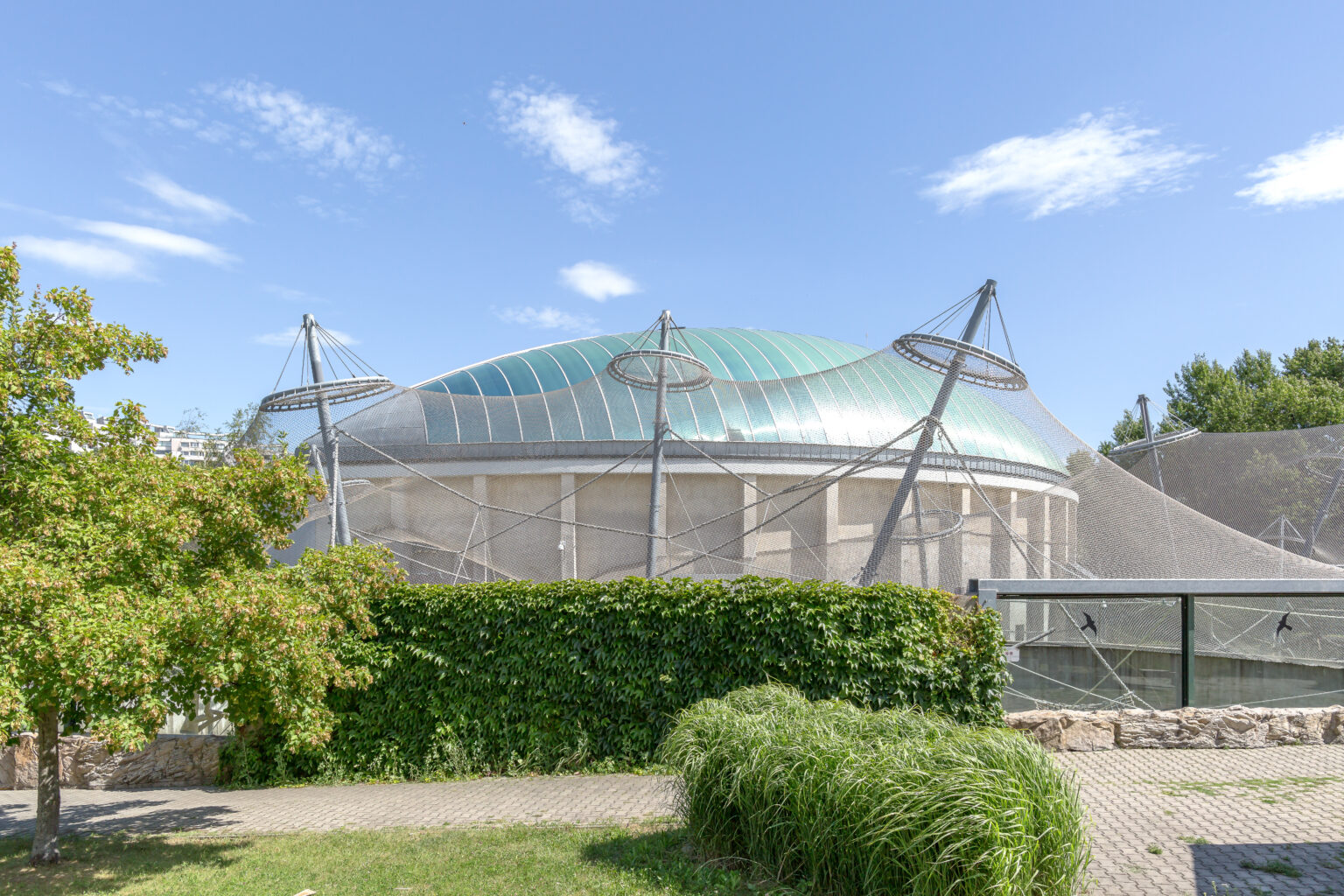 Výběh s voliérou pro šimpanze, Zoo Bratislava